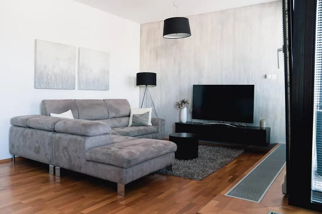 Prague Marina River View Apartment Close To City Centre Free Parking