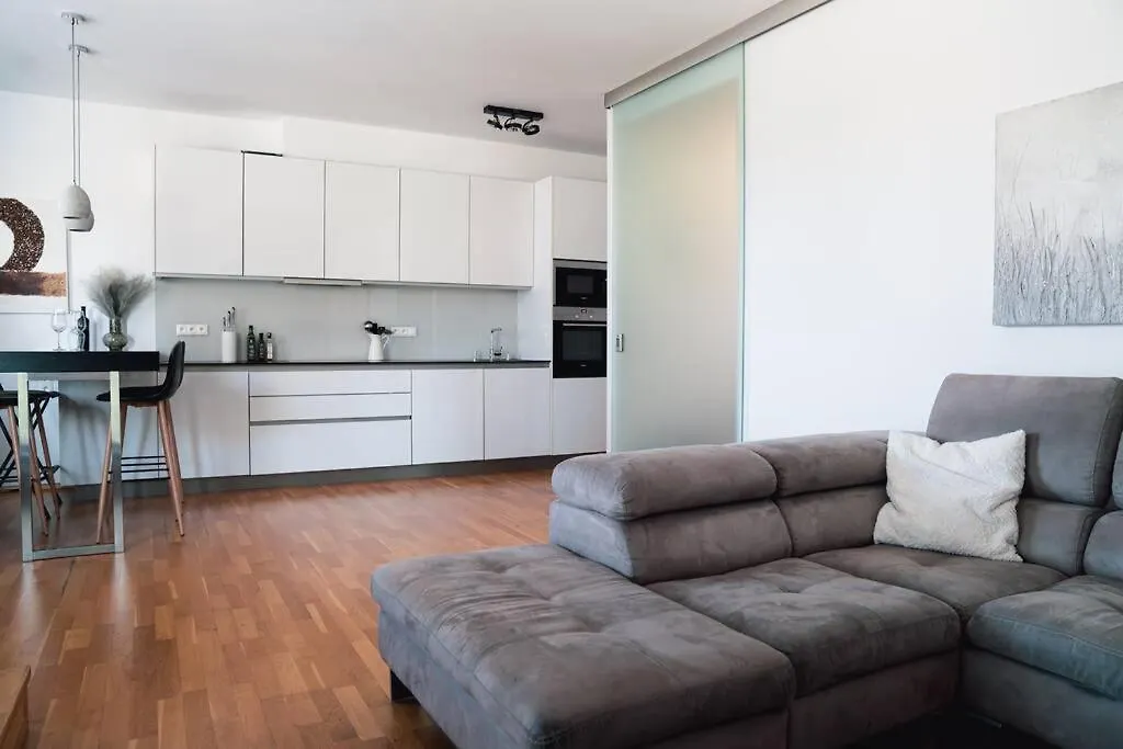 Prague Marina River View Apartment Close To City Centre Free Parking